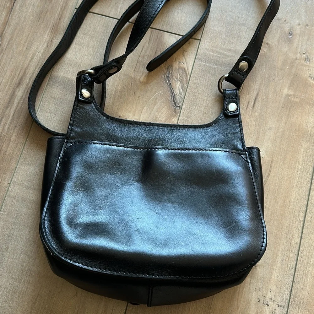 Patricia Nash Leather Heritage London Saddle Crossbody Bag Black